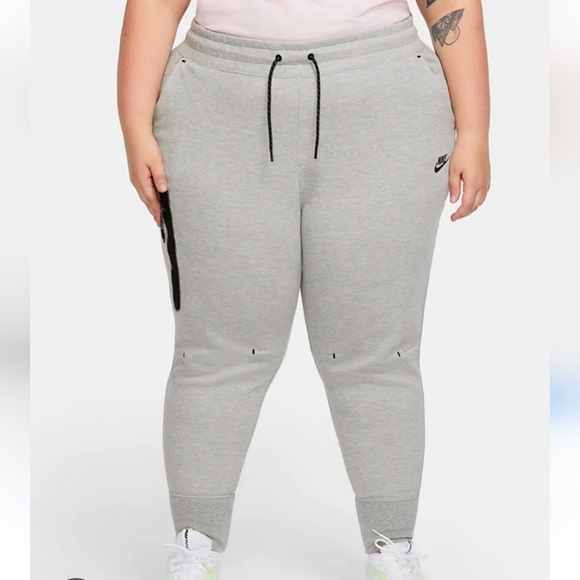 NWT Women's Plus size 1X Nike Tech Pack sweatpants - Picture 6 of 11